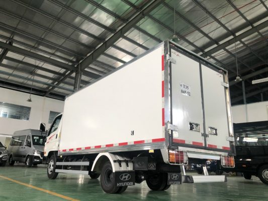 Giá Xe Tải Hyundai N250SL - Thùng Kín Composite - Ảnh 3