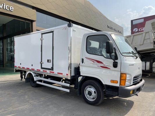 Giá Xe Tải Hyundai N250SL - Thùng Kín Composite