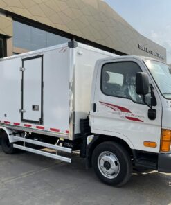 Giá Xe Tải Hyundai N250SL - Thùng Kín Composite